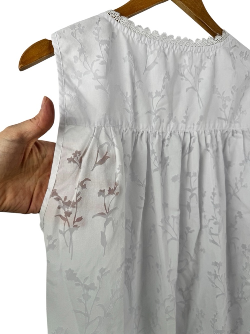 Eileen West Nightgown Medium White Cotton Floral Sleeveless Lace Trim Sleepwear - Picture 9 of 16